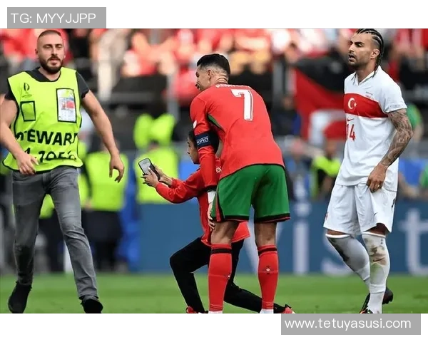 塞维利亚与阿尔阿赫利激战在即谁将赢得这场精彩对决